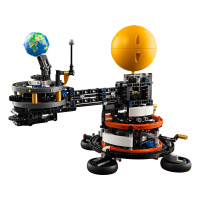 42179 Lego Technic –  Planeta Země a Měsíc na oběžné dráze