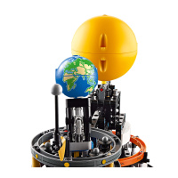 42179 Lego Technic –  Planeta Země a Měsíc na oběžné dráze
